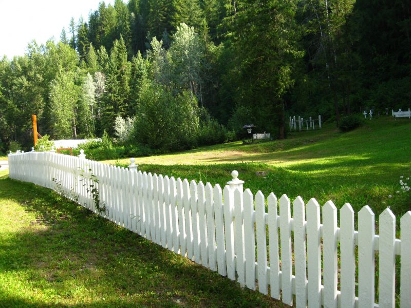 Installing a Farm Fence in Suffolk County