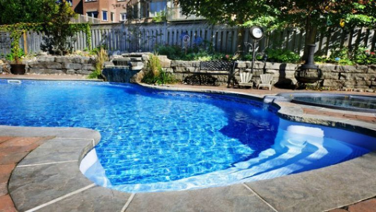 3 Reasons to Call a Pool Maintenance Service in Fayetteville GA